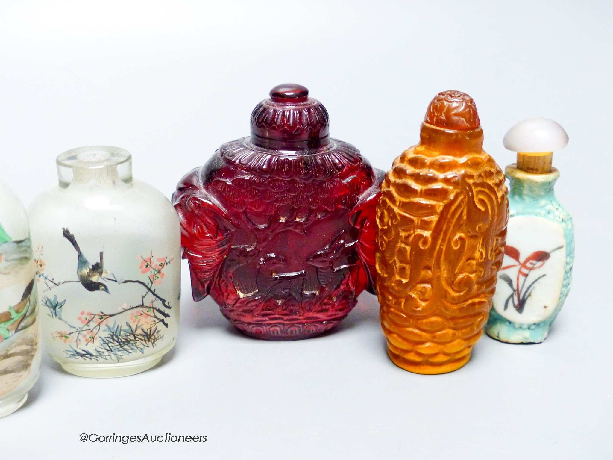 A collection of six Chinese snuff bottles